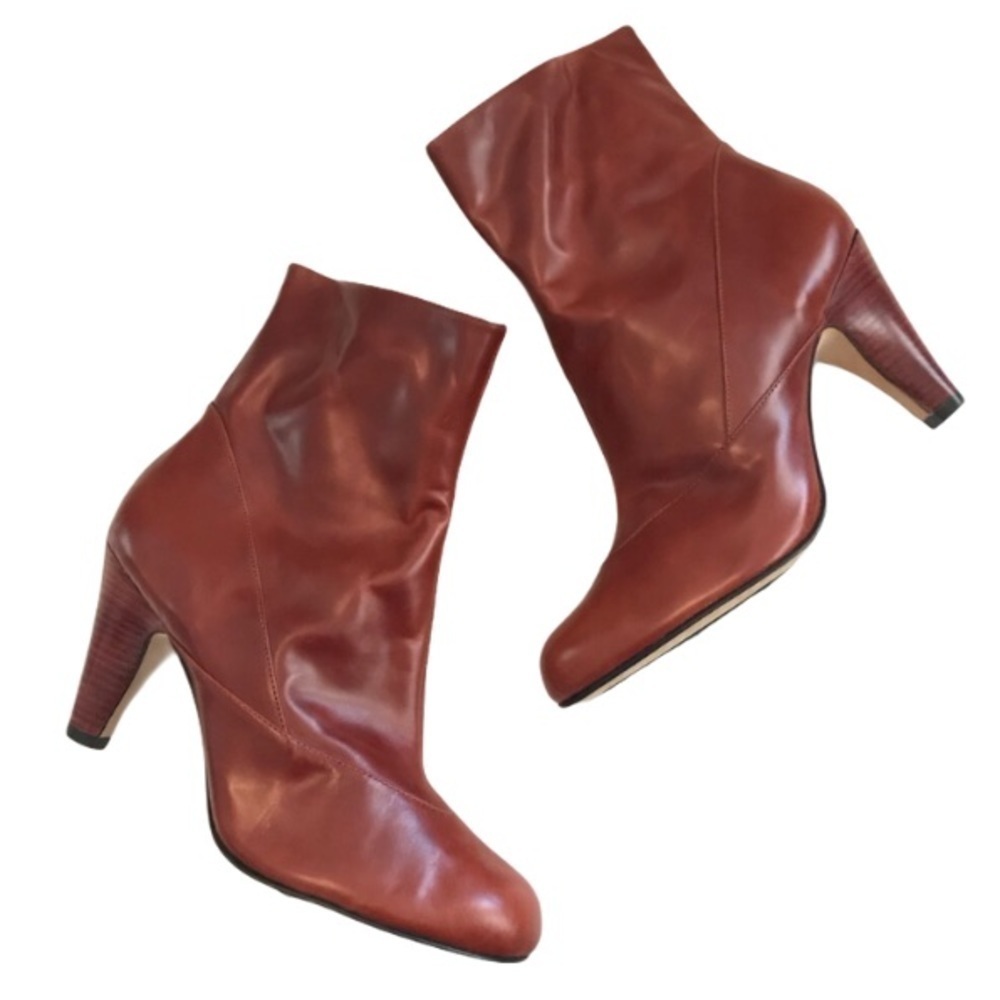 Taryn by Taryn Rose zip booties sz 9